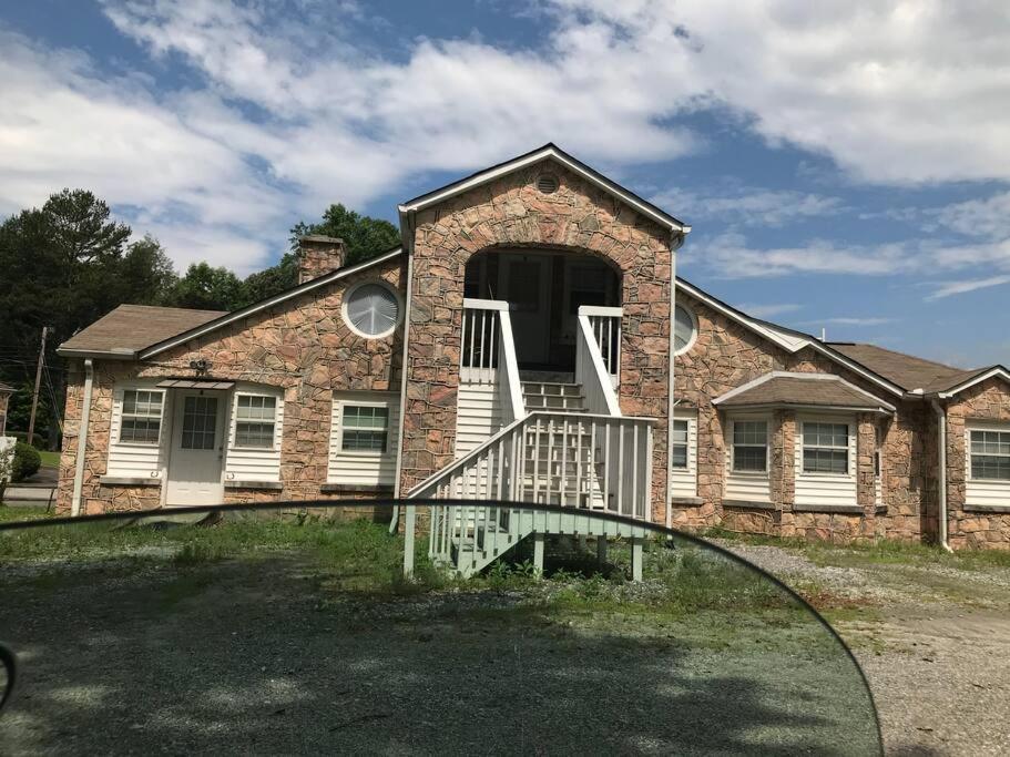 The Woodward Unit C Apartment Dahlonega Exterior photo